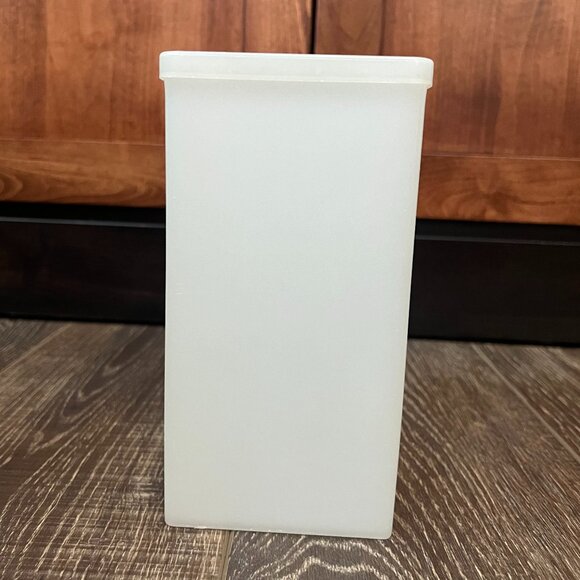 Vintage Tupperware Ice Cream Storage Container - Picture 4 of 10